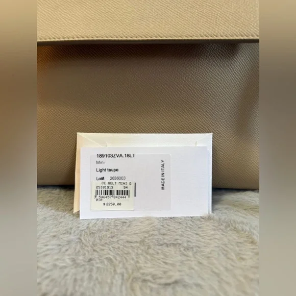 Celine Authentic belt bag in Grained calfskin light taupe. LIKE NEW - Picture 3 of 5